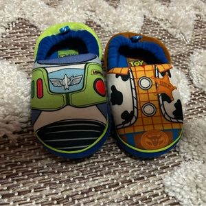Disney Toy story Buzz and Woody kids slippers XL 11/12